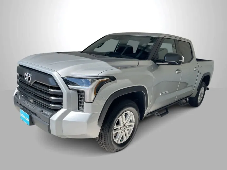 2025 Toyota Tundra SR5 CrewMax photo 1