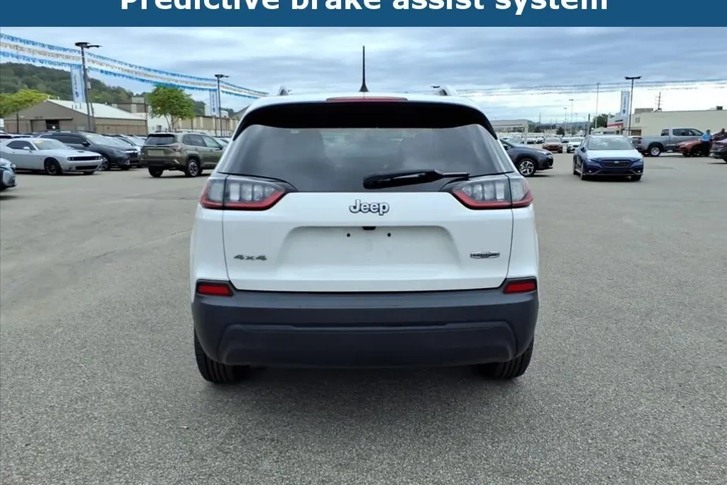 2021 Jeep Cherokee Latitude photo 1