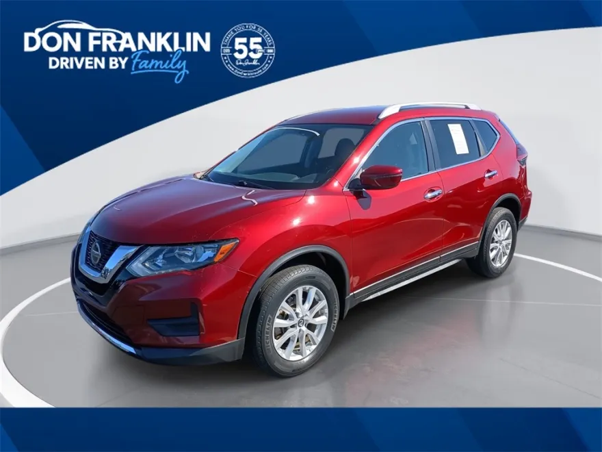 2018 Nissan Rogue SV photo 1