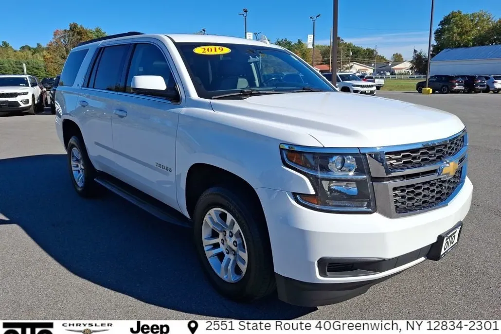 2019 Chevrolet Tahoe LT photo 1