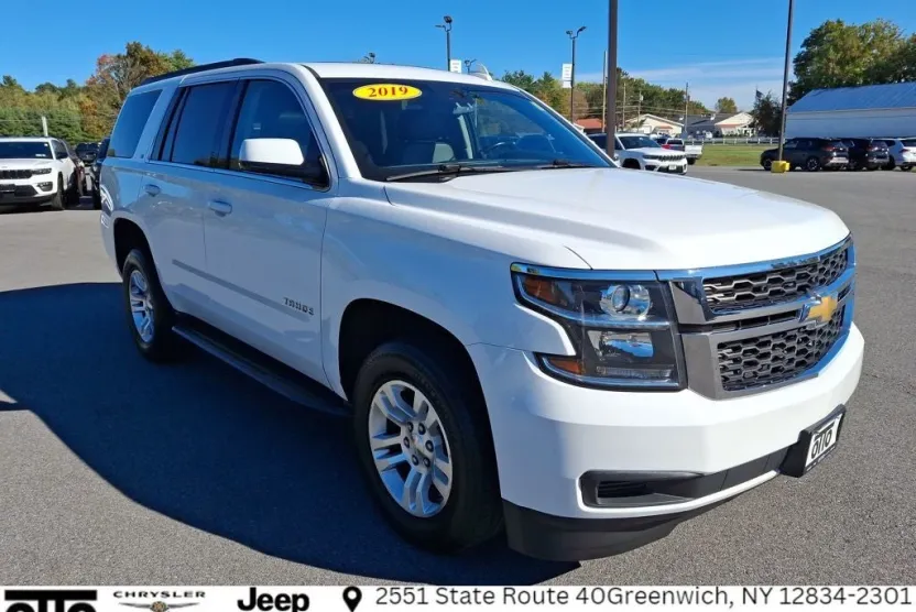 2019 Chevrolet Tahoe LT photo 1