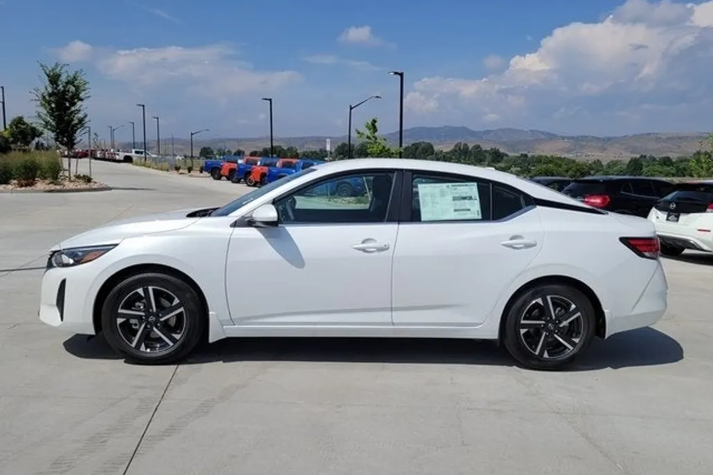 2025 Nissan Sentra SV photo 1
