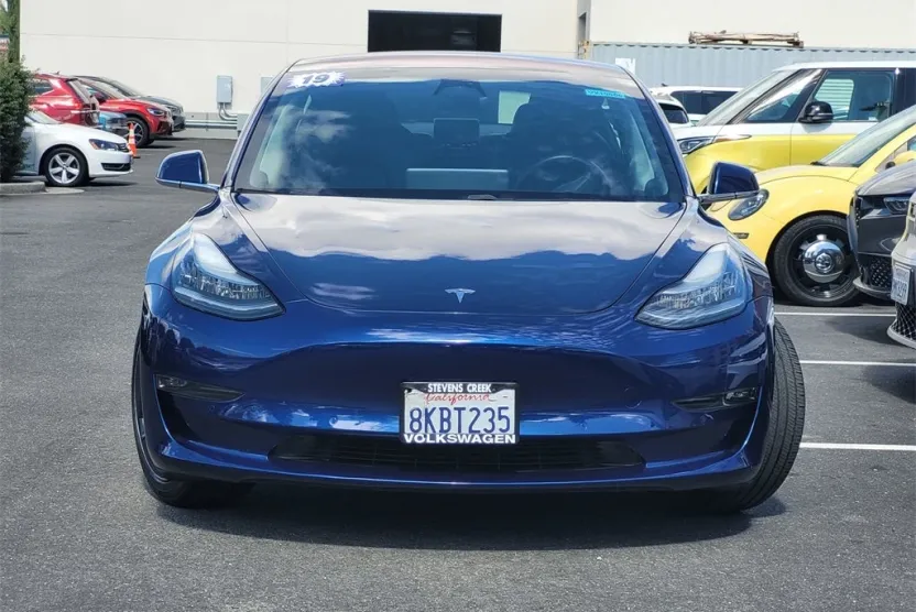 2019 Tesla Model 3 Mid Range photo 1