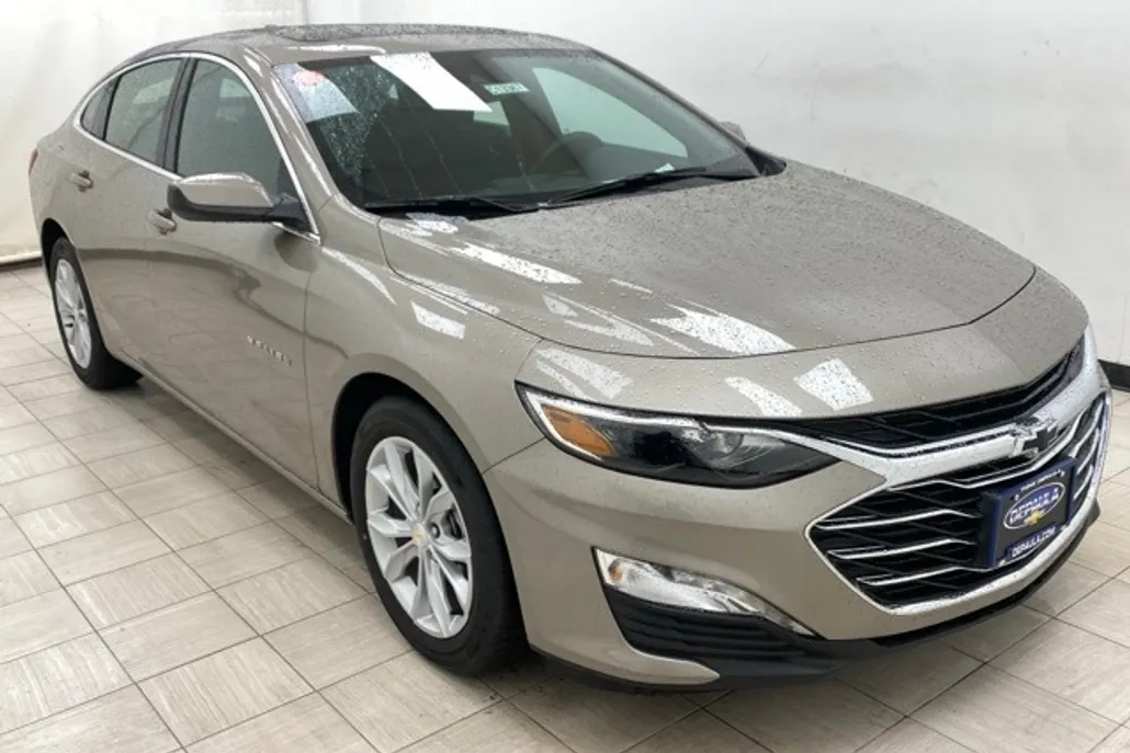 2025 Chevrolet Malibu 1LT photo 1