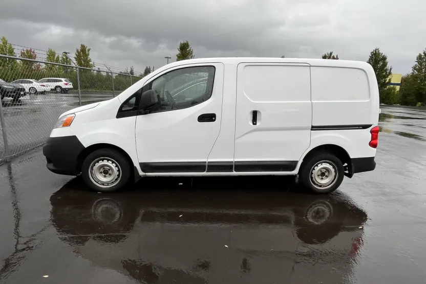 2019 Nissan NV200 S photo 1
