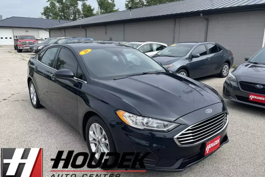 2020 Ford Fusion SE photo 1