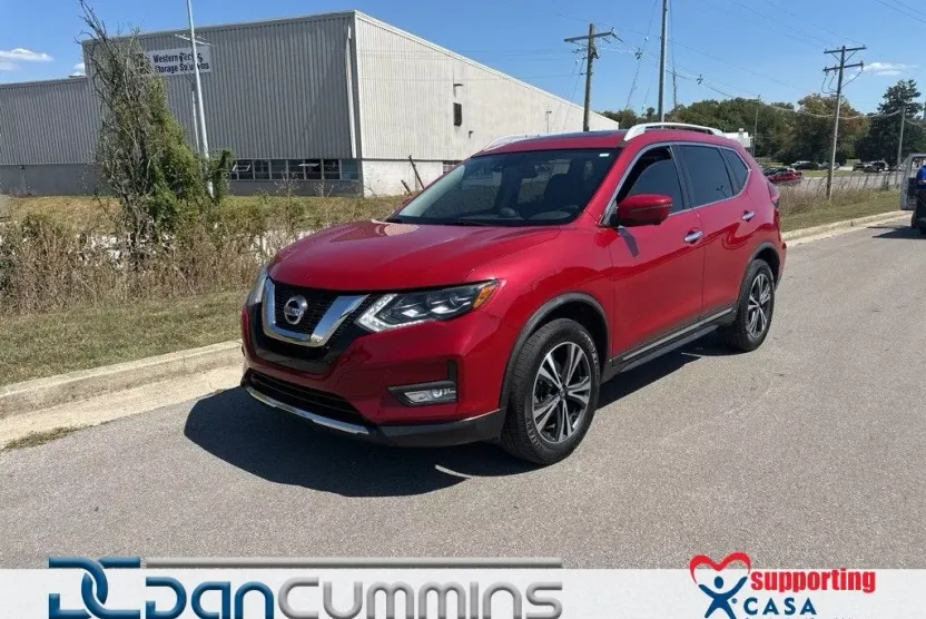 2017 Nissan Rogue SL photo 1