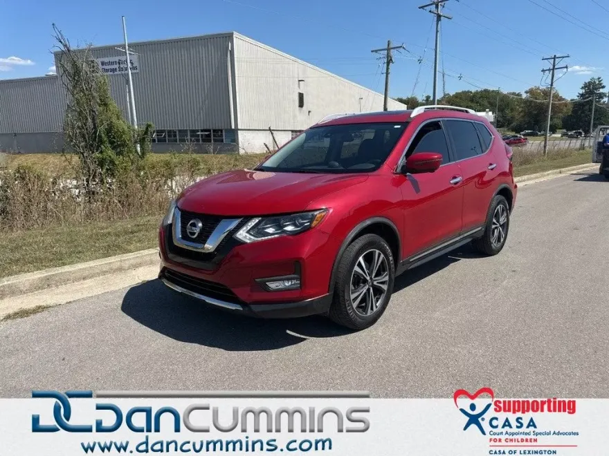 2017 Nissan Rogue SL photo 1
