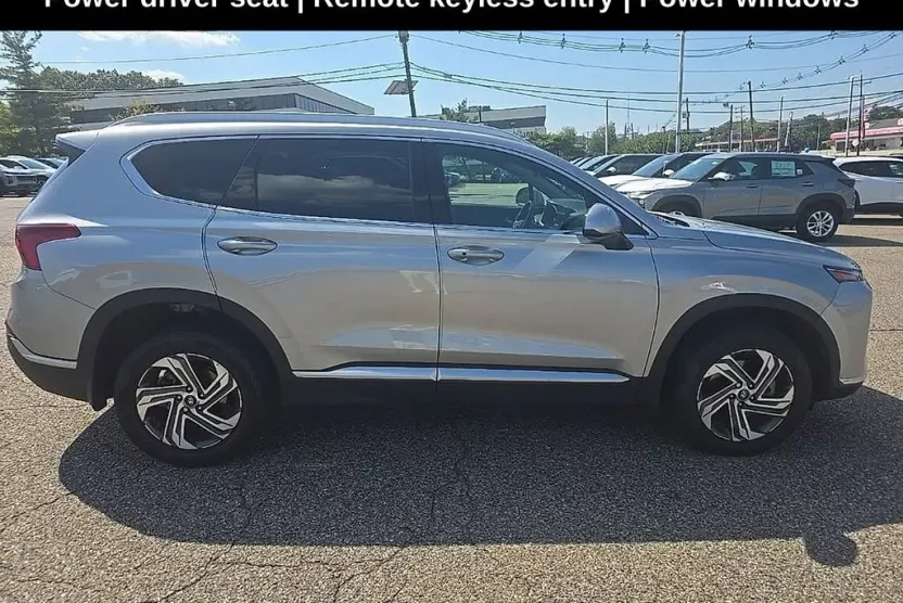 2022 Hyundai Santa Fe SEL photo 1