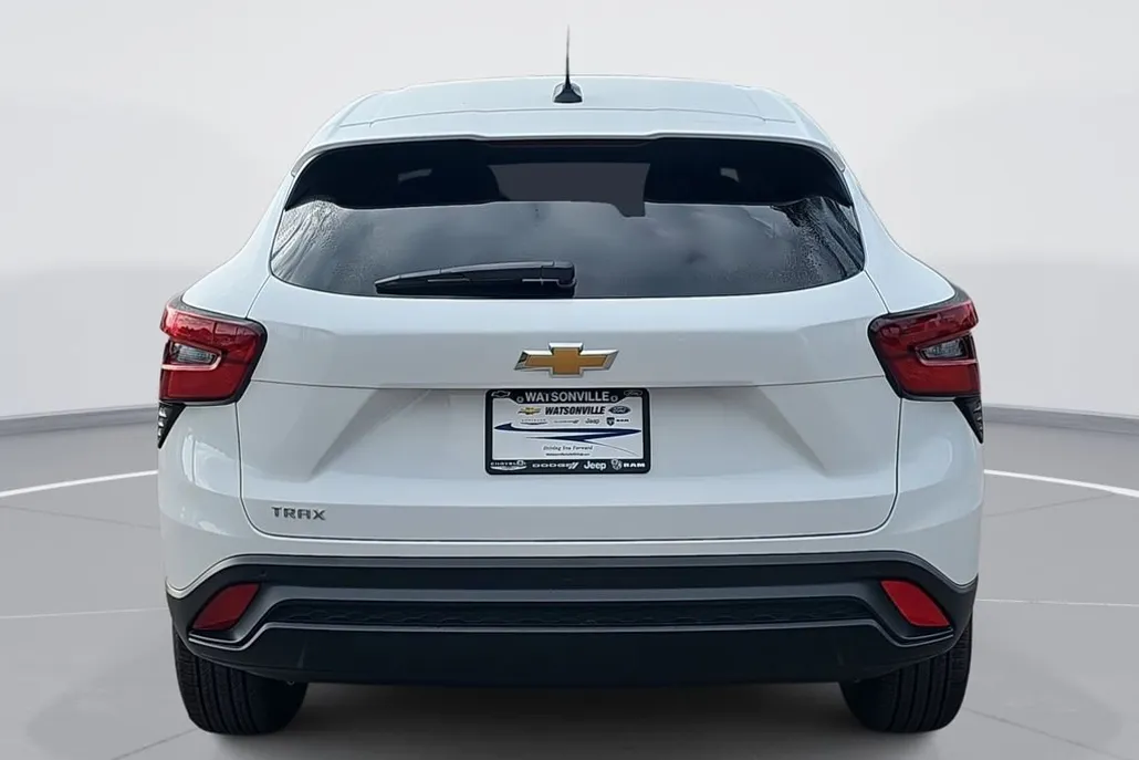 2026 Chevrolet Trax LS photo 1