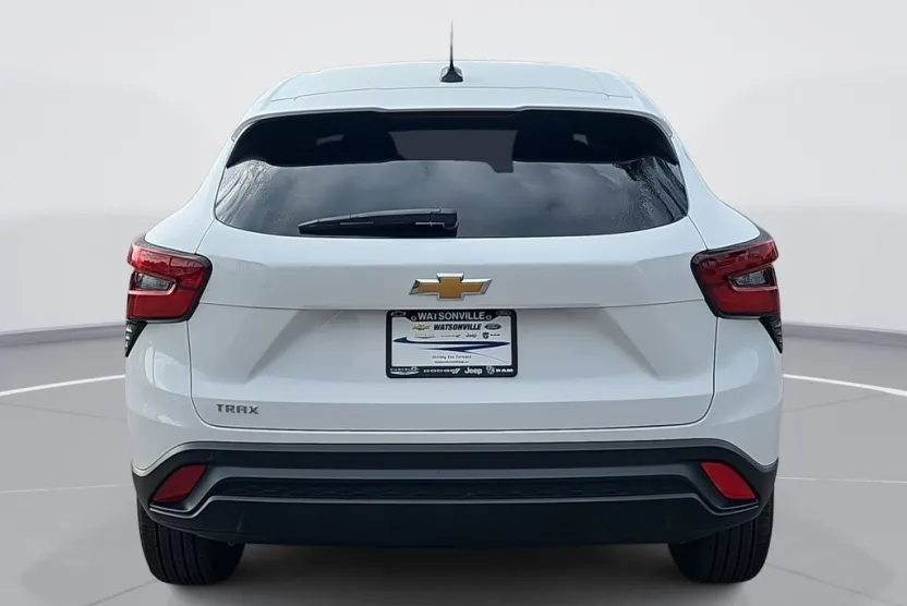2026 Chevrolet Trax LS photo 1
