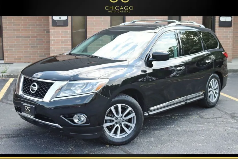 2013 Nissan Pathfinder SL photo 1