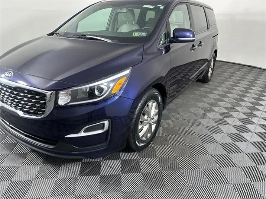 2021 Kia Sedona LX photo 1