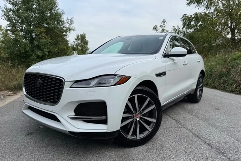2023 Jaguar F-PACE P250 S photo 1