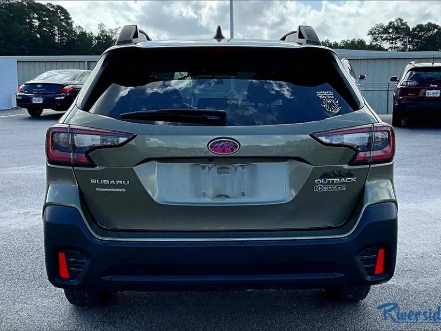 2022 Subaru Outback Premium photo 1