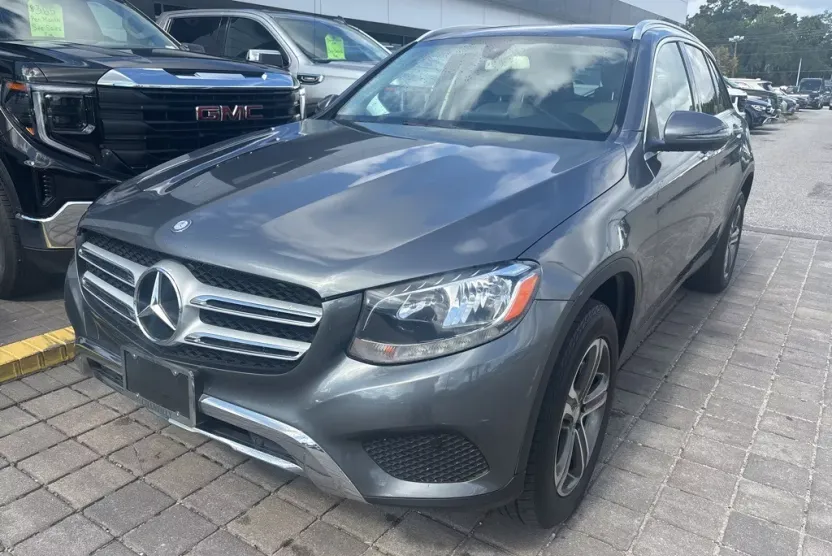 2016 Mercedes Benz GLC 300 4MATIC photo 1