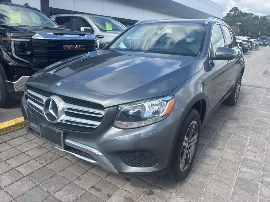 2016 Mercedes Benz GLC 300 4MATIC photo 1