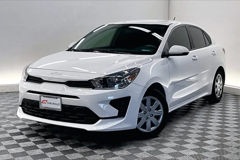 2022 Kia Rio S photo 1