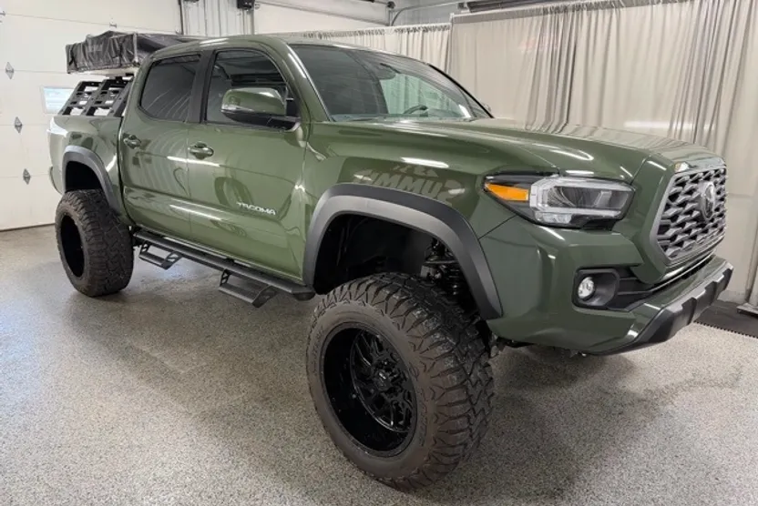 2022 Toyota Tacoma 4x4 TRD Off-Road SR Double Cab V6 photo 1