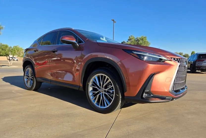 2026 Lexus NX 350h Luxury photo 1