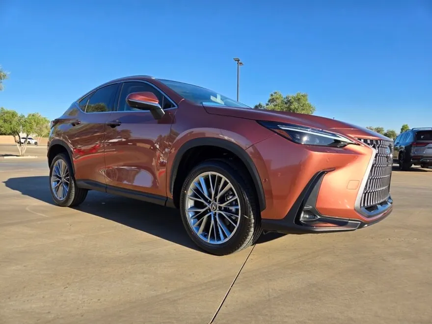 2026 Lexus NX 350h Luxury photo 1