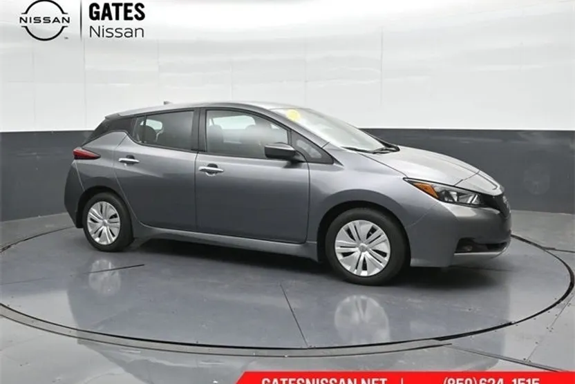 2023 Nissan Leaf S photo 1