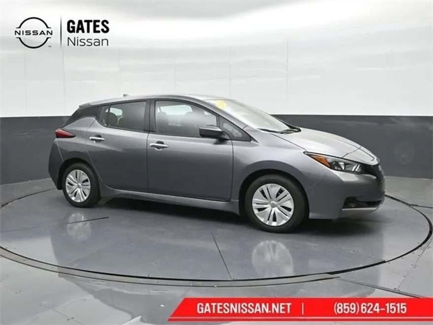 2023 Nissan Leaf S photo 1