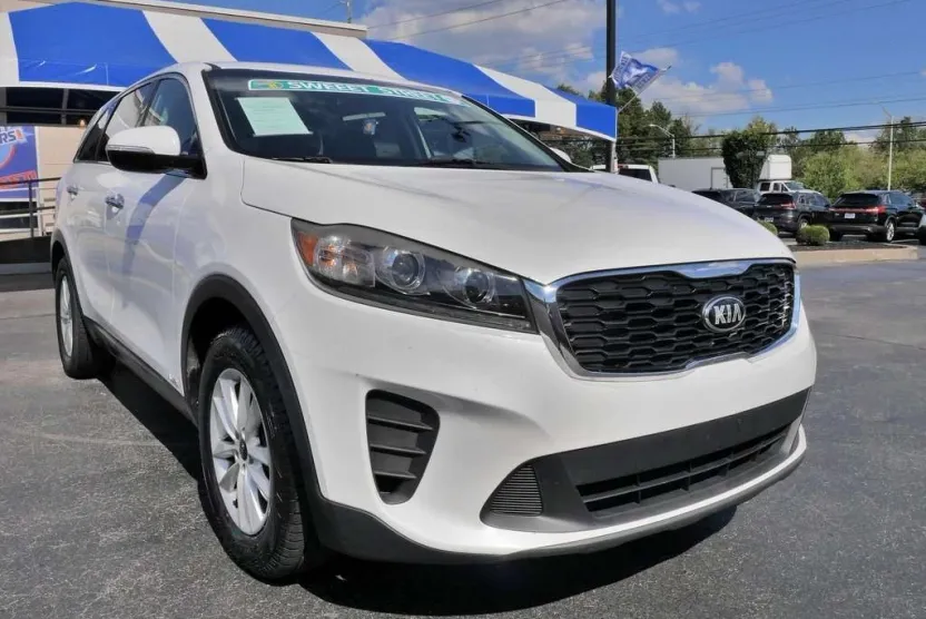2019 Kia Sorento LX photo 1