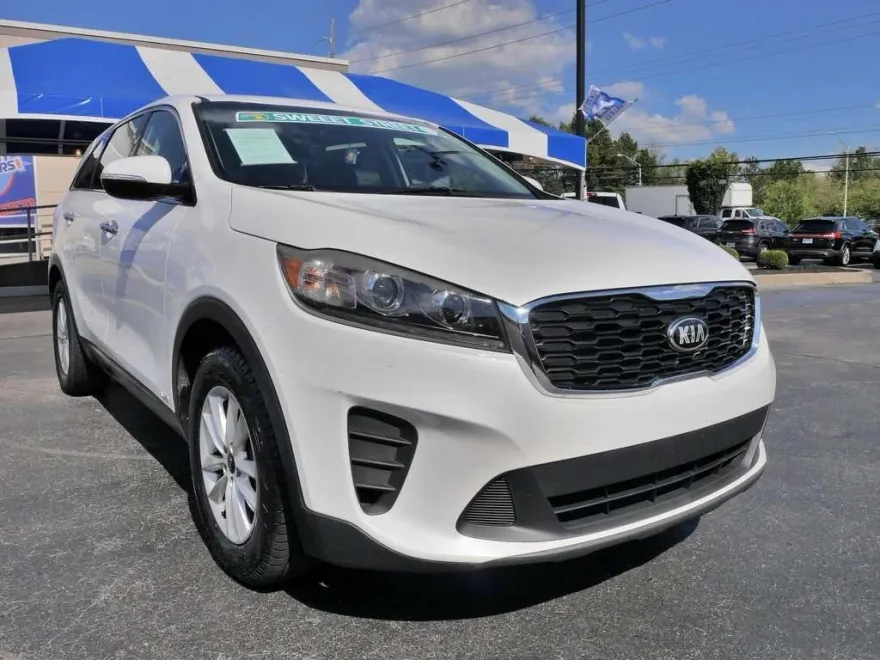 2019 Kia Sorento LX photo 1