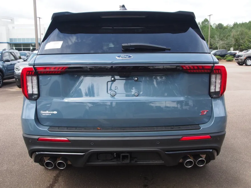 2025 Ford Explorer ST photo 1