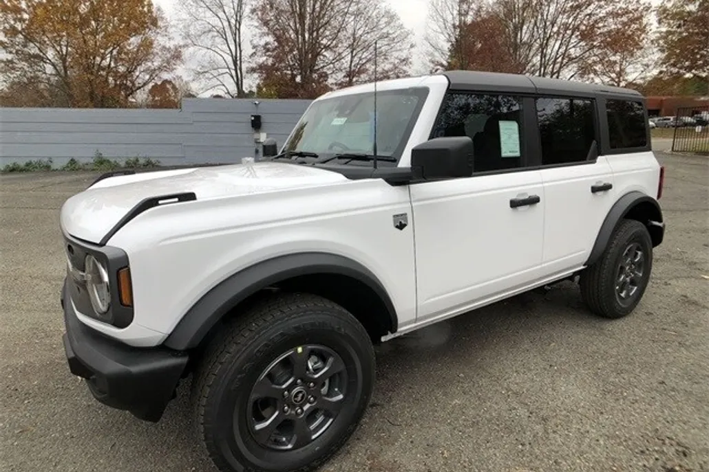 2024 Ford Bronco Big Bend photo 1