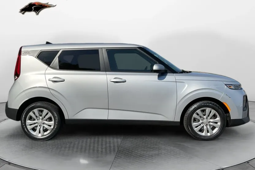 2020 Kia Soul LX photo 1
