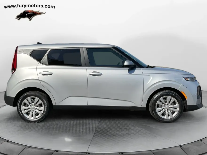 2020 Kia Soul LX photo 1