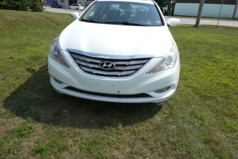 2013 Hyundai Sonata SE photo 1