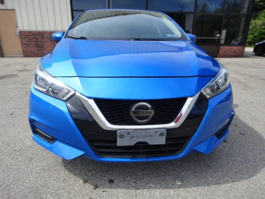 2020 Nissan Versa SV photo 1