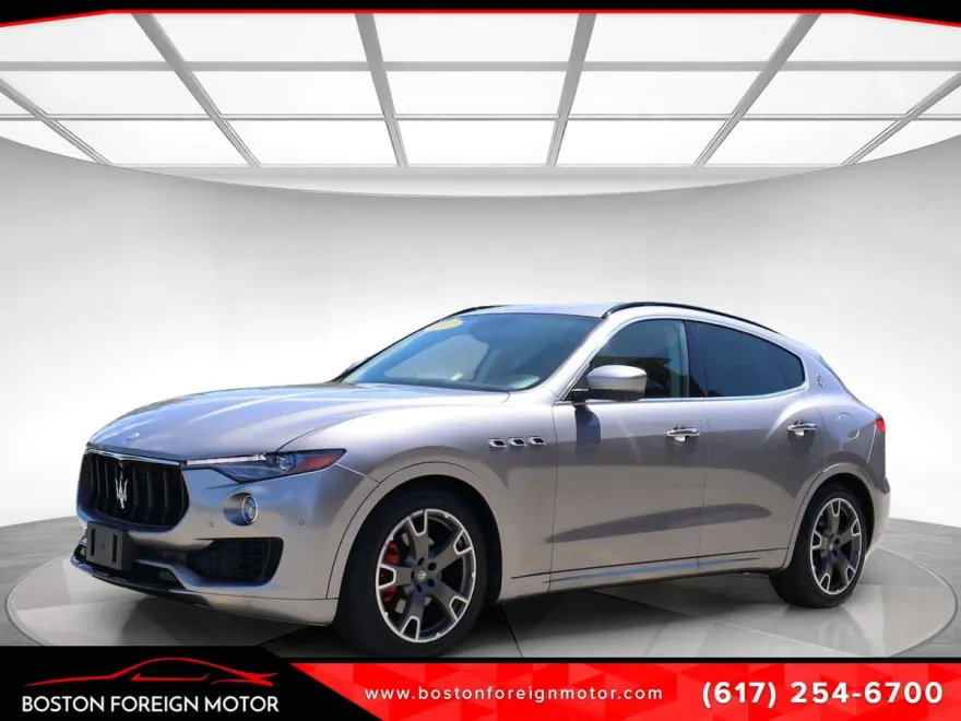 2017 Maserati Levante Base photo 1