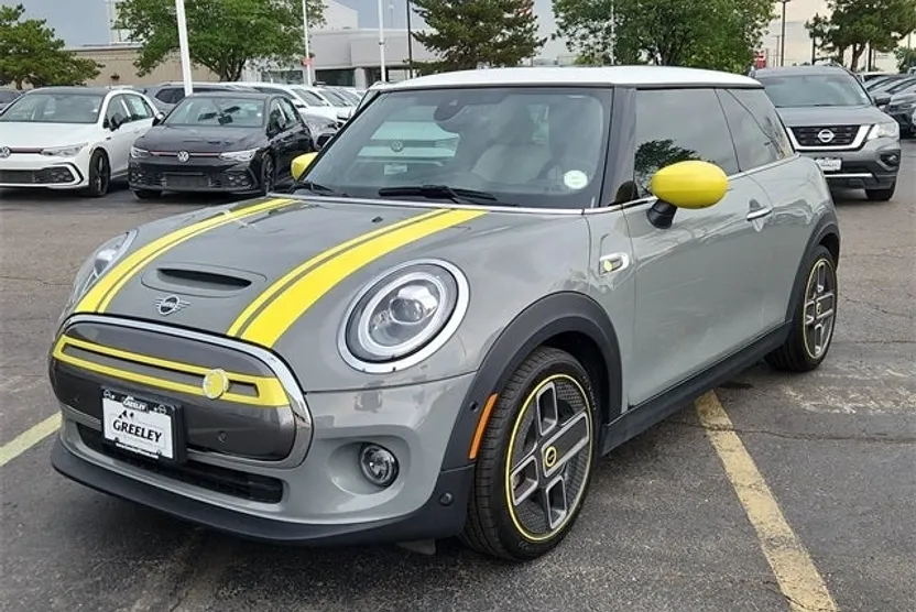 2021 Mini Cooper SE Signature photo 1