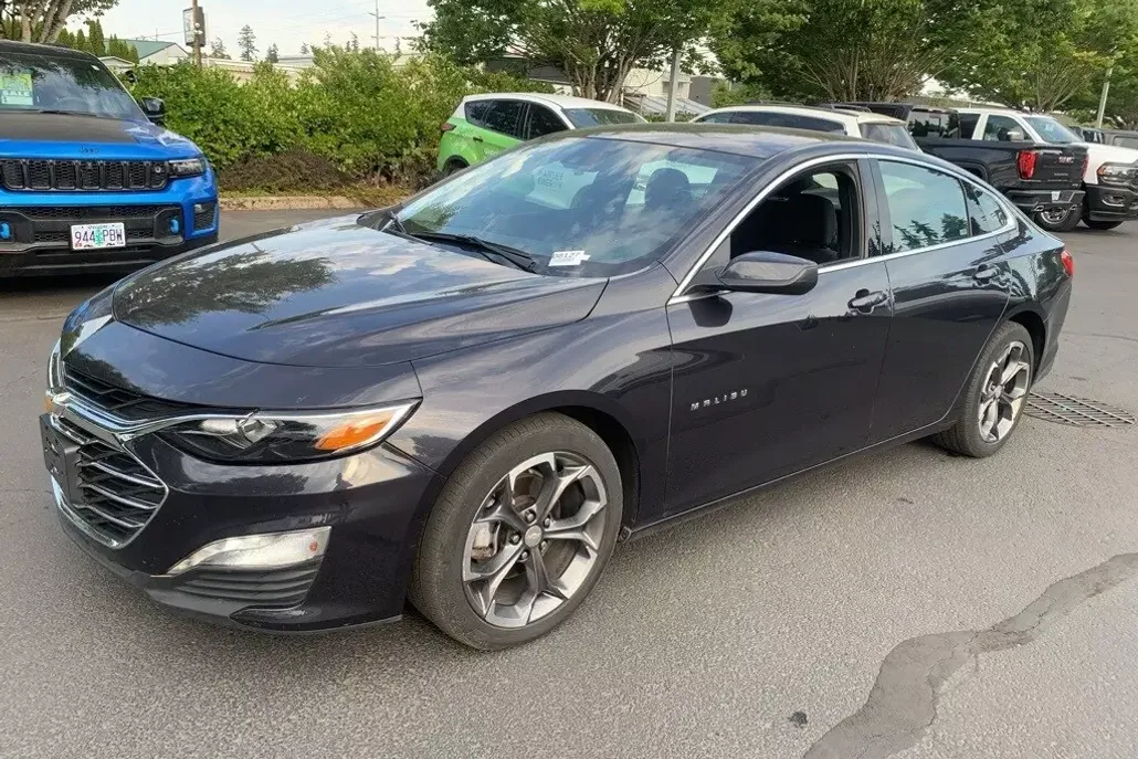 2023 Chevrolet Malibu 1LT photo 1