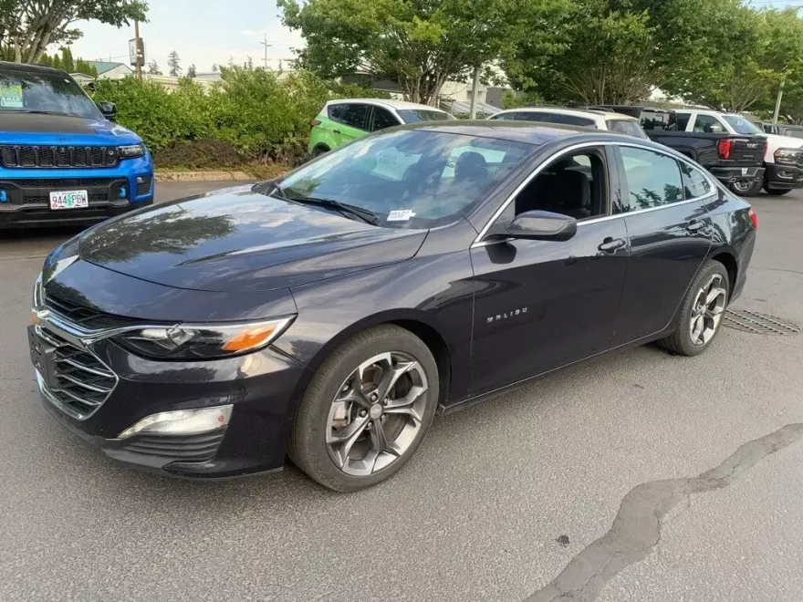 2023 Chevrolet Malibu 1LT photo 1
