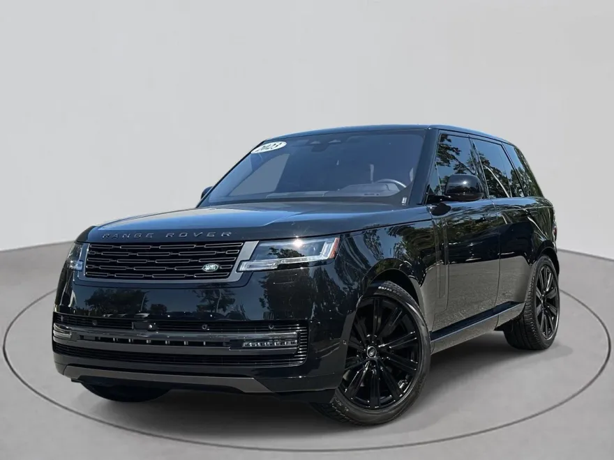 2023 Land Rover Range Rover SE photo 1