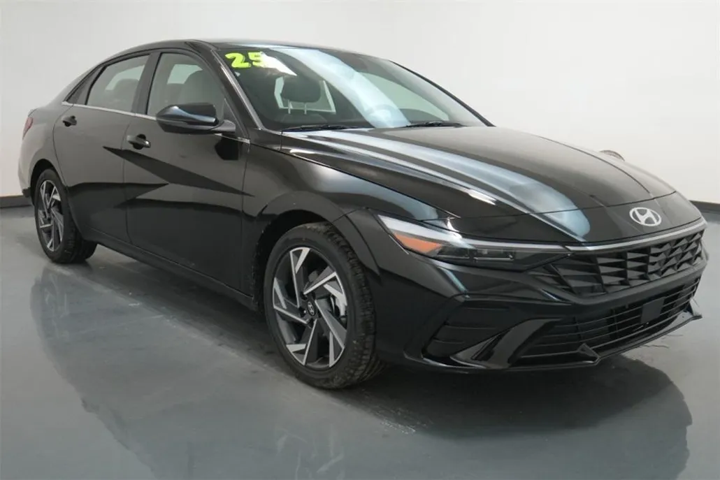 2025 Hyundai Elantra Hybrid Limited photo 1