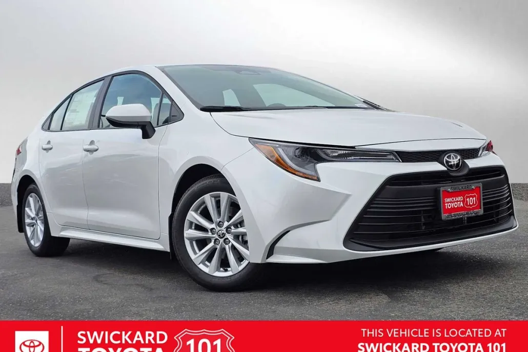 2025 Toyota Corolla LE photo 1