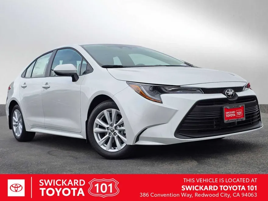 2025 Toyota Corolla LE photo 1