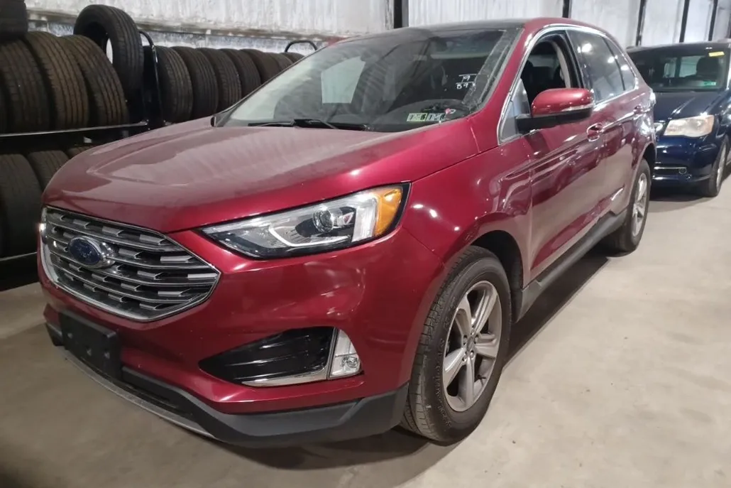 2019 Ford Edge SEL photo 1