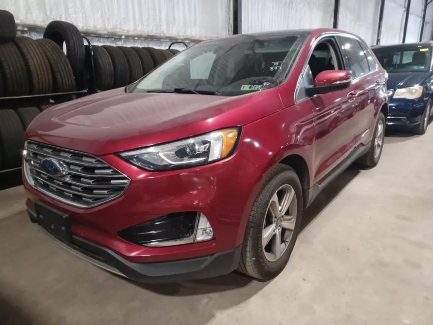 2019 Ford Edge SEL photo 1