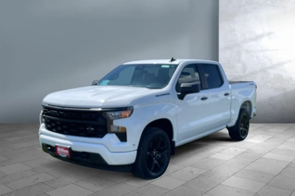 2023 Chevrolet Silverado 1500 Custom photo 1