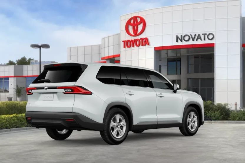 2026 Toyota Grand Highlander LE photo 1