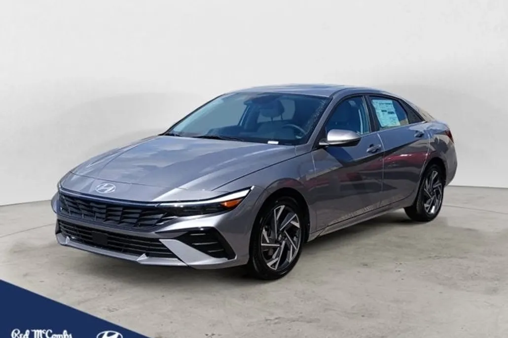 2025 Hyundai Elantra Limited photo 1