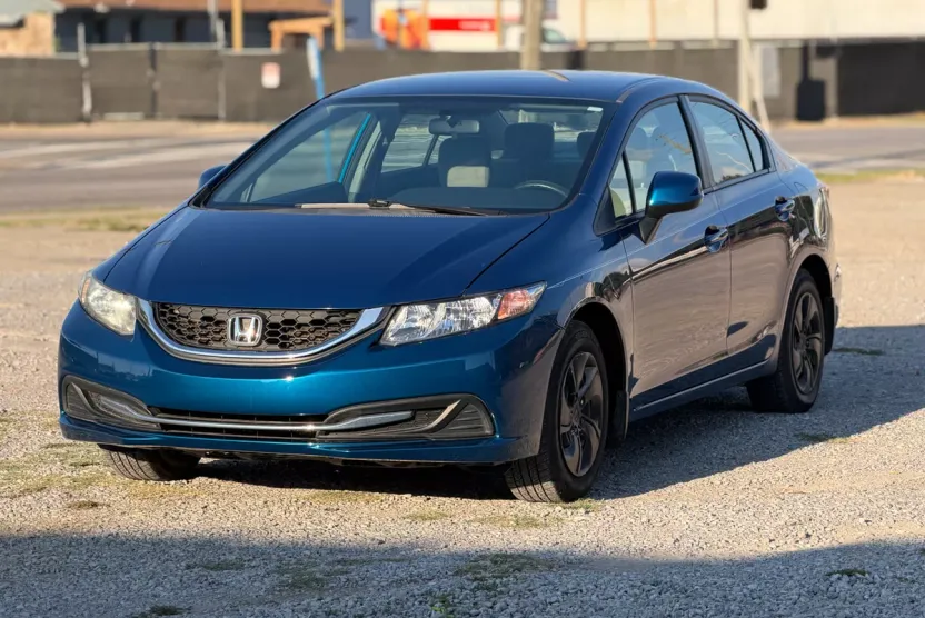 2013 Honda Civic LX photo 1