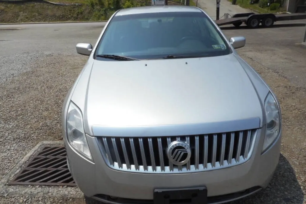 2010 Mercury Milan V6 Premier photo 1
